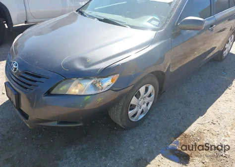 2007 Toyota Camry Le z USA, uszkodzony, nr VIN 4T1BE46K57U626376